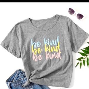 Women’s gray graphic shirt